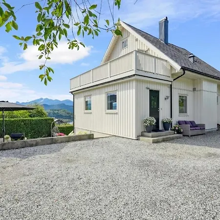 Spacious House With A Beautiful View For Rent 別荘