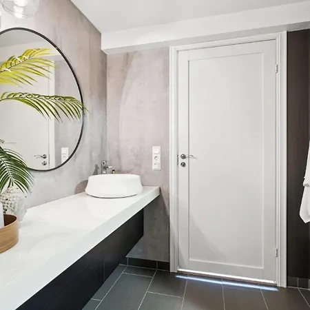 Spacious House With A Beautiful View For Rent 別荘 オーレスン