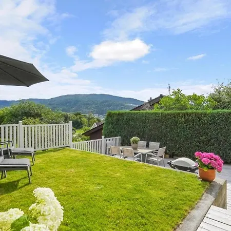 別荘 Spacious House With A Beautiful View For Rent オーレスン