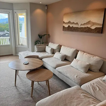 Spacious House With A Beautiful View For Rent 別荘