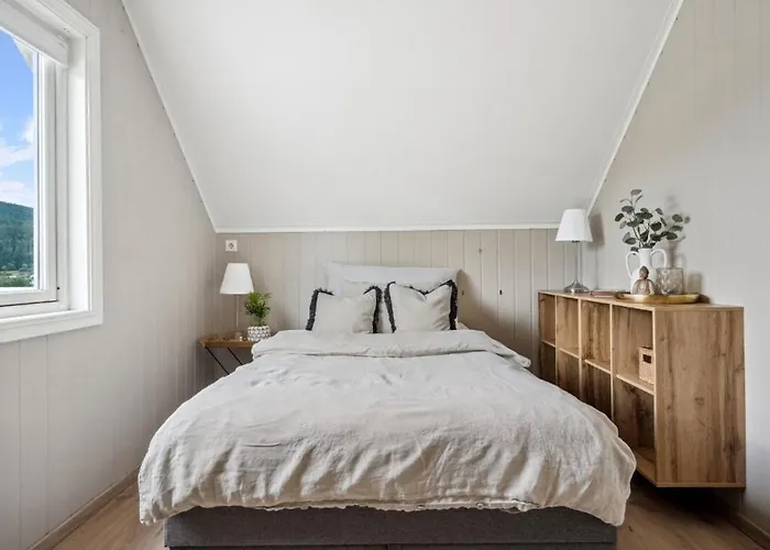 Spacious House With A Beautiful View For Rent Ålesund