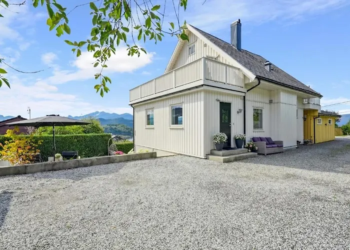 Spacious House With A Beautiful View For Rent Ferienhaus