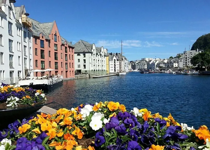 Spacious House With A Beautiful View For Rent Ferienhaus Ålesund