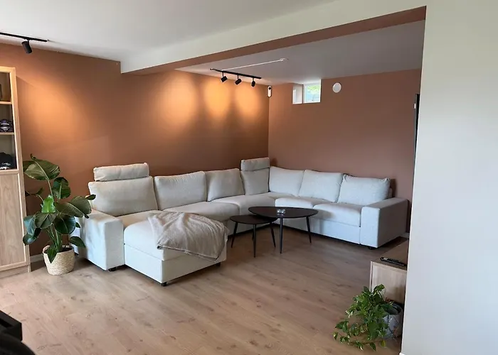 Spacious House With A Beautiful View For Rent Ålesund