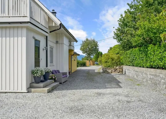Ferienhaus Spacious House With A Beautiful View For Rent *