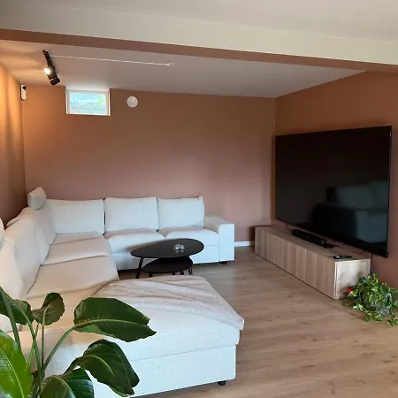 Spacious House With A Beautiful View For Rent 奥勒松